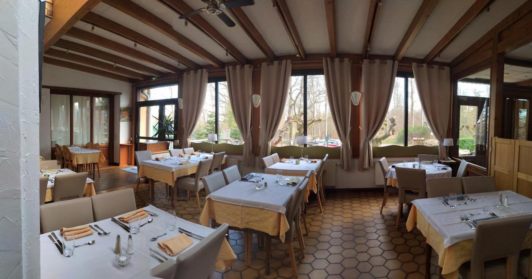 Logis Hotel Notre-Dame - Restaurant Ouvert Midi Et Soir Sauf Dimanche Soir Danne-et-Quatre-Vents Luaran gambar